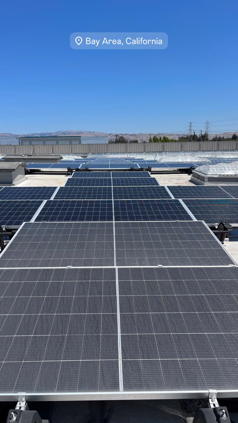 Large commercial rooftop solar array in the Bay Area